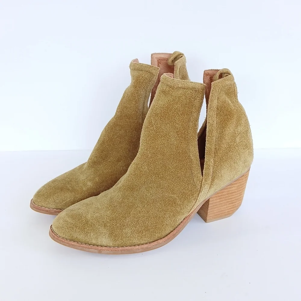 Jeffrey Campbell Orwell Suede Bootie Size 10
